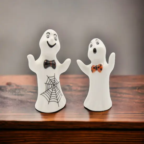 Ceramic Halloween Decor Casper the Ghost Salt And Pepper Shakers, Home D&eacute;cor, Gift for Her, Gift for Mom, Kitchen D&eacute;cor, Fall D&eacute;cor {2}