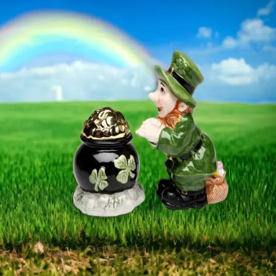 Ceramic Pot of Gold with Leprechaun Salt and Pepper Shakers, Gift for Her or Mom, Kitchen D&eacute;cor, Irish Saint Patrick&rsquo;s Day D&eacute;cor {1}