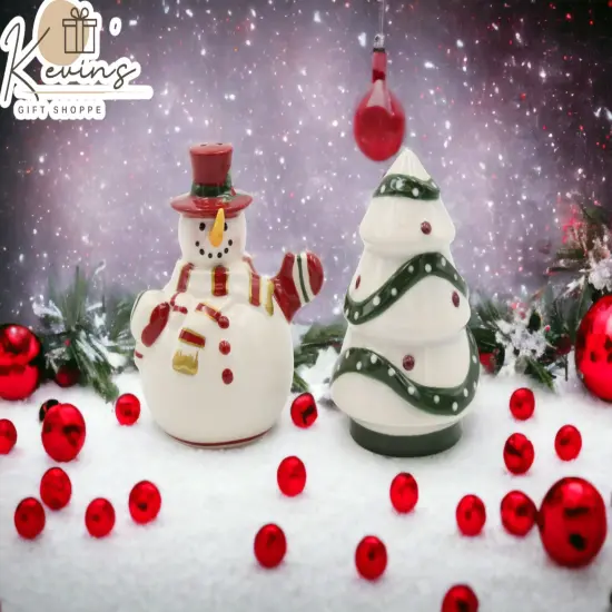 Ceramic Snowman with Christmas Tree Salt and Pepper Shakers, Home D&eacute;cor, Gift for Her, Gift for Mom, Kitchen D&eacute;cor, Christmas D&eacute;cor {1}