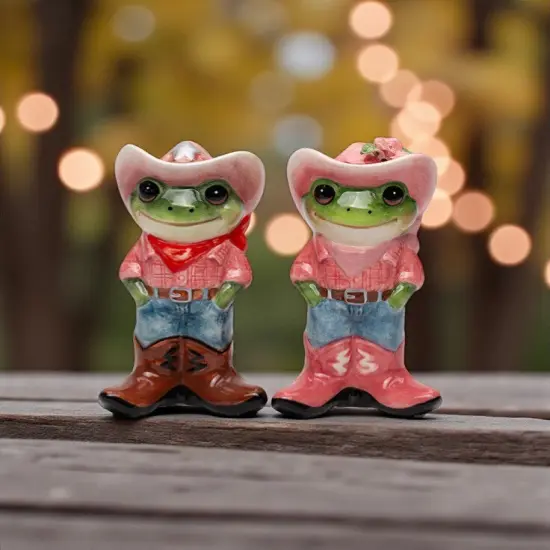 Ceramic Cowboy and Cowgirl Frog Salt and Pepper Shakers, Frog Lover Gift, Farmhouse Kitchen Decor, Gift for Her {1}