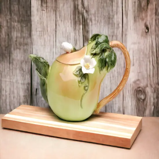 Hand Painted Ceramic Pear Teapot, Gift for Her, Gift for Mom, Tea Party D&eacute;cor, Caf&eacute; D&eacute;cor, Farmhouse Kitchen D&eacute;cor {2}