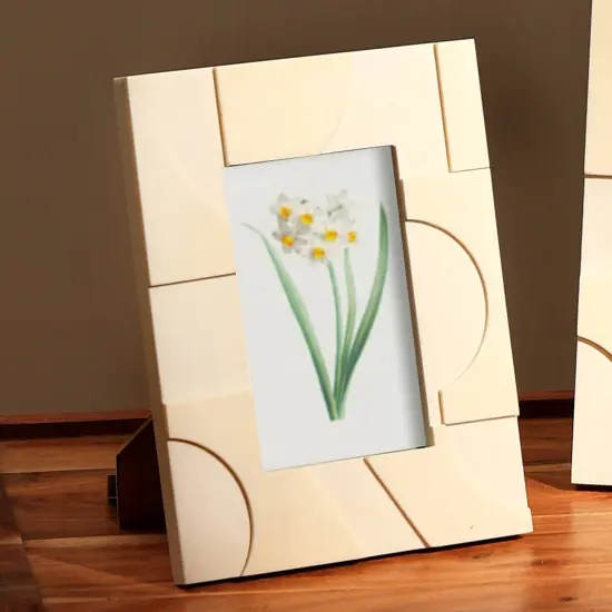 Ivory Resin 3D Cut Inlay Picture Frame &ndash;4" x 6" Photo Size {2}