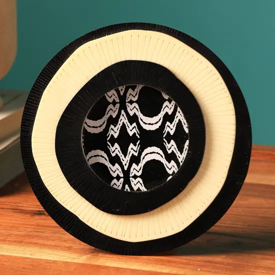 Organic Mix Carved Frame (Black & White) {3}