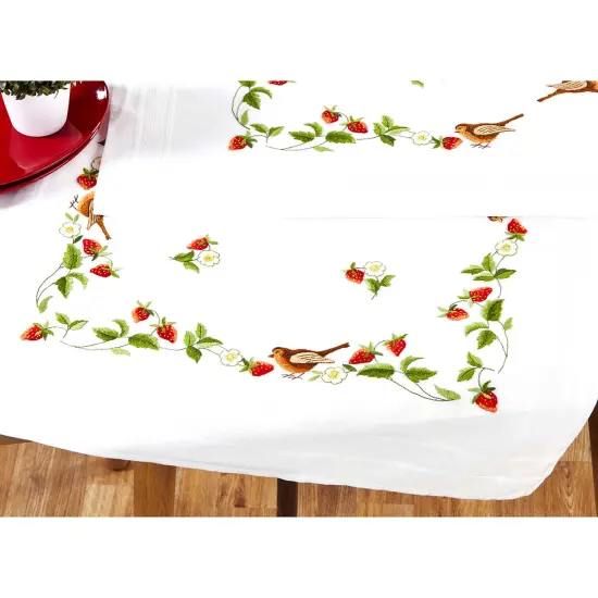 HerrschnersStrawberry Garden Topper Stamped Embroidery Kit Multi {1}