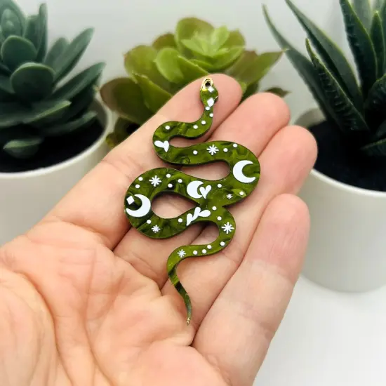 1, 4 or 20 Pcs Green Acrylic Snake Pendant {2}