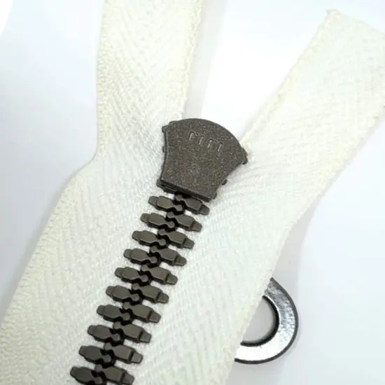 Zipper &ndash; Off White Plastic Molded 25" Open Bottom Separating with Brown Teeth {6}