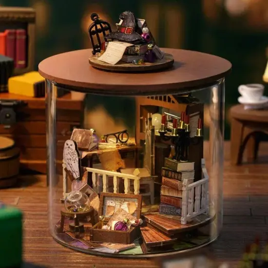 Miniature Wizardi Roombox Kit - Magic House Dollhouse Kit {4}