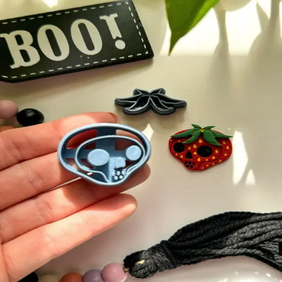 SKULLY STRAWBERRY | HALLOWEEN | CLAY CUTTERS {2}