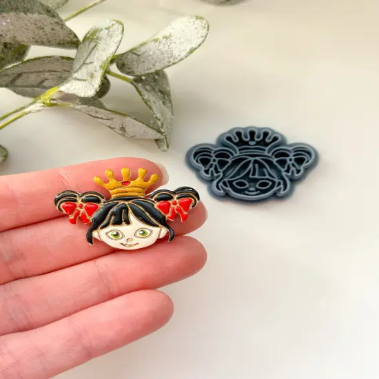 QUEEN OF HEARTS | WONDERLAND | CLAY CUTTERS {2}