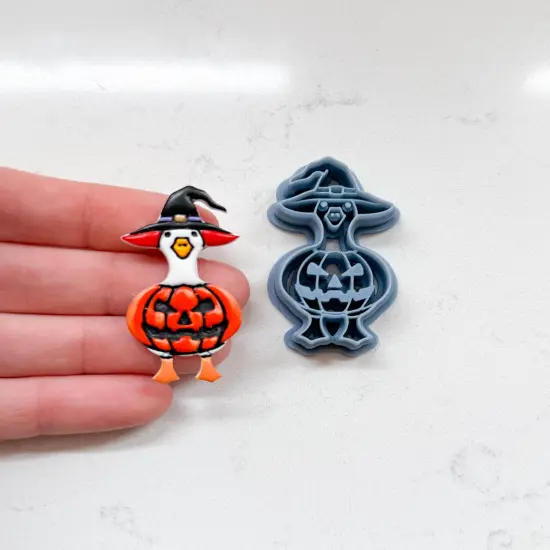 DUCK GOOSE JACK O'LANTERN | HALLOWEEN 2025 | CLAY CUTTERS {3}