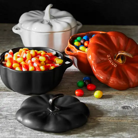 STAUB Ceramic 16-oz Petite Pumpkin Cocotte {6}
