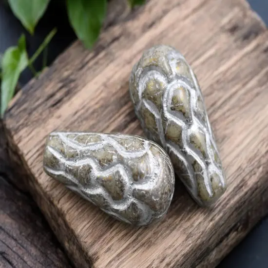 *6* 25x12mm Silver Washed Beige Terra Cotta Mermaid Scale Large Drop Beads {2}