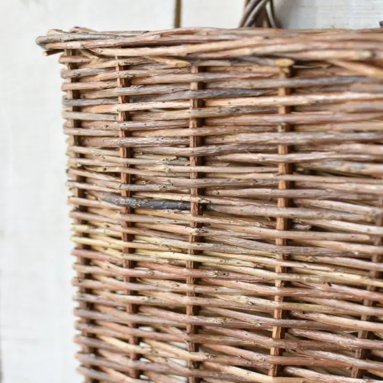 11" x 17" Wicker Basket w/Handle {5}