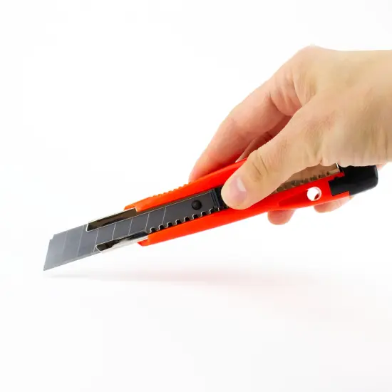 K850 Heavy Duty Plastic Snap Blade Knife {5}
