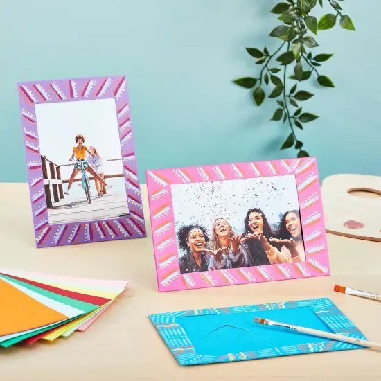 50 Pack Colorful 4x6 Paper Picture Frames, Cardboard Photo Easels for DIY, Classroom Crafts, 10 Rainbow Colors Multicolor {4}