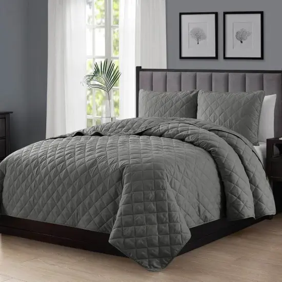 3-Piece Polyester Microfiber Reversible Diamond Quilt Set {4}