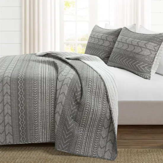 Scandinavian Dark Grey Chevron Reversible Cotton Quilt Set {5}