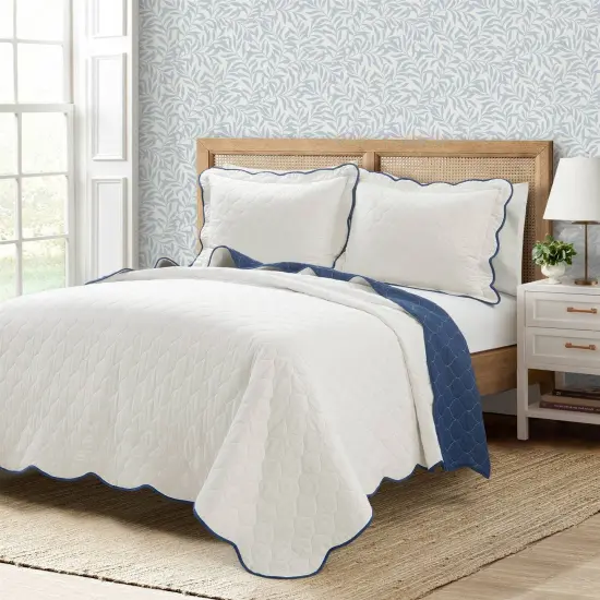 Cotton Reversible Scallop Edge Quilt Set with Shams {9}