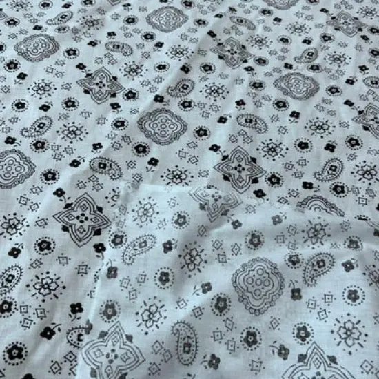 1 Yard Bandana Print Poly Cotton Fabric 58" White {1}
