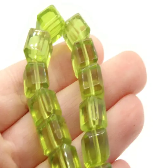 20 10mm Green Glass Cube Beads {5}
