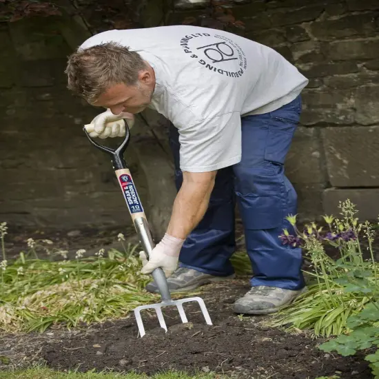 Spear & Jackson Neverbend Professional Digging Fork &ndash; Heavy-Duty Forged Carbon Steel Garden Fork for Tough Soil and Cultivation {5}