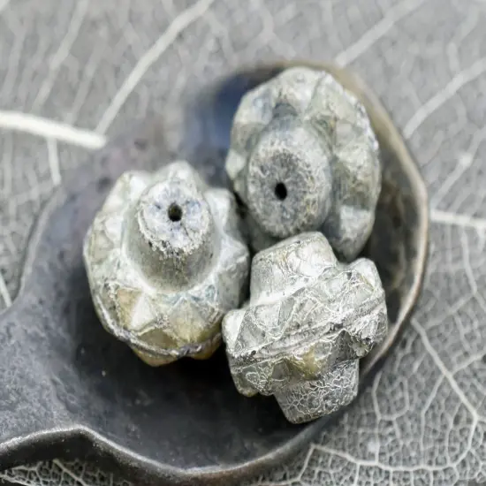 *4* 13x15mm Etched Antique Silver Faceted Crown Beads {1}