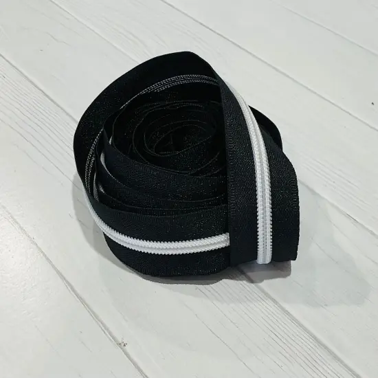 Black with White Teeth Zipper Tape {1}