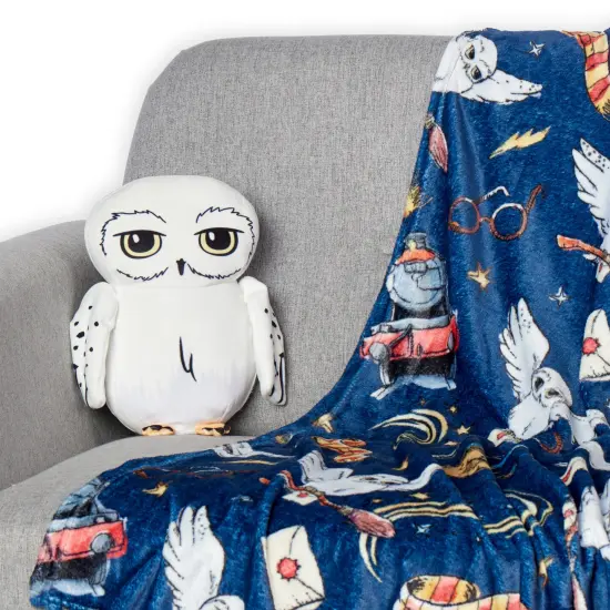 Warner Bros. Harry Potter Hedwig Silk Touch Throw Blanket 50X60 inches and Hugger Set, 11 inches {3}