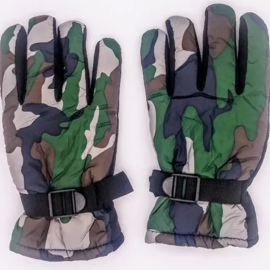 Solid Wing Camo Ski Gloves for Stylish Winter Protection Assorted {2}