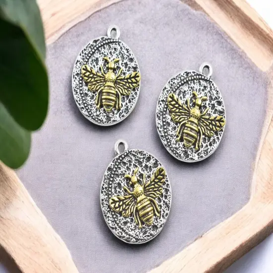 *10* 25x21mm Antique Silver/Gold 2 Tone Hammered Bee Charms {1}