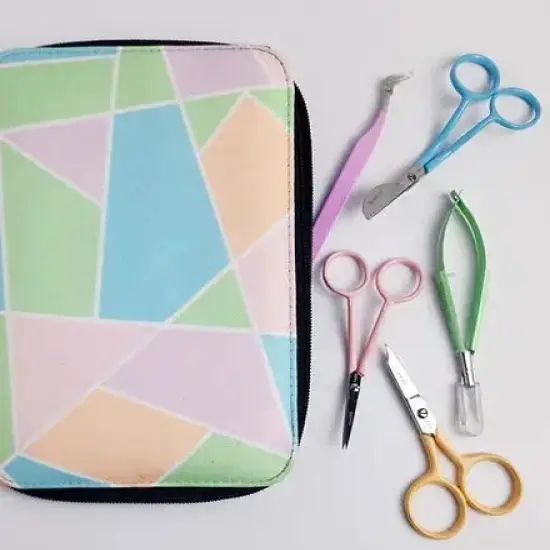 Pastel 5 Piece Embroidery Kit (712MD, 748C, 711, 738P, 507) {4}