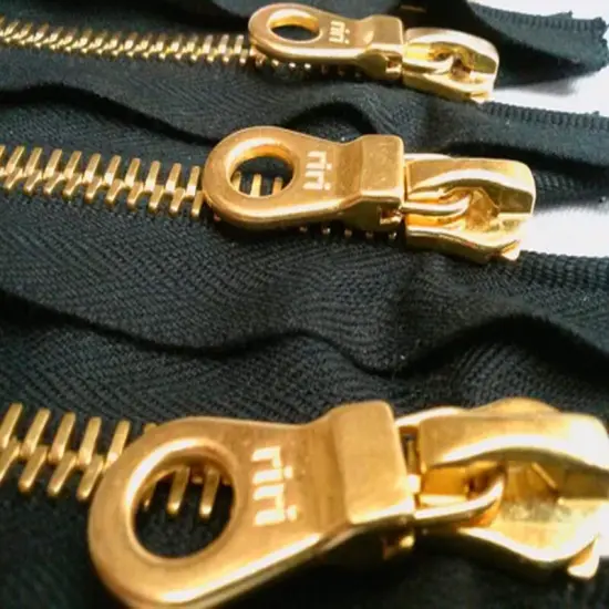 Zipper &ndash; Black 7" 8MM Brass Teeth Closed Bottom {5}