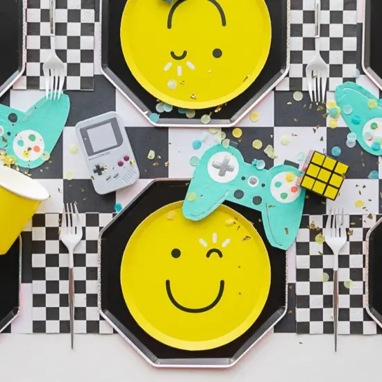 NINTENDO GAME BOY CANDY TIN {3}