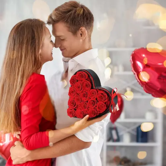 16 Preserved Roses in a Box (Red) {4}