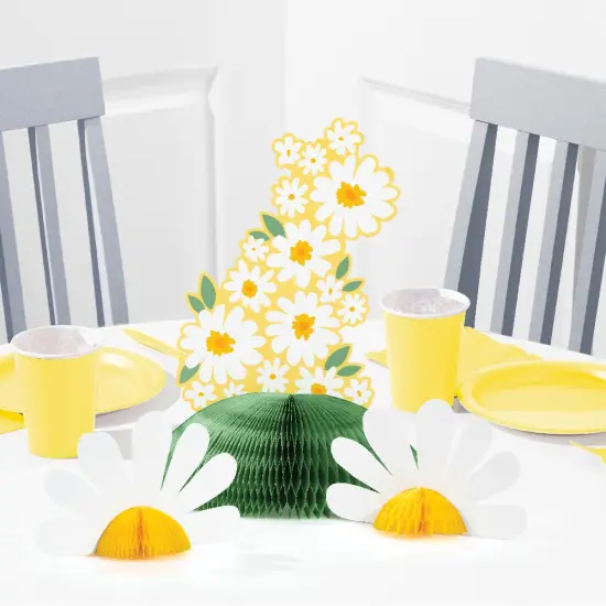 Sweet Daisy Honeycomb Centerpiece {4}