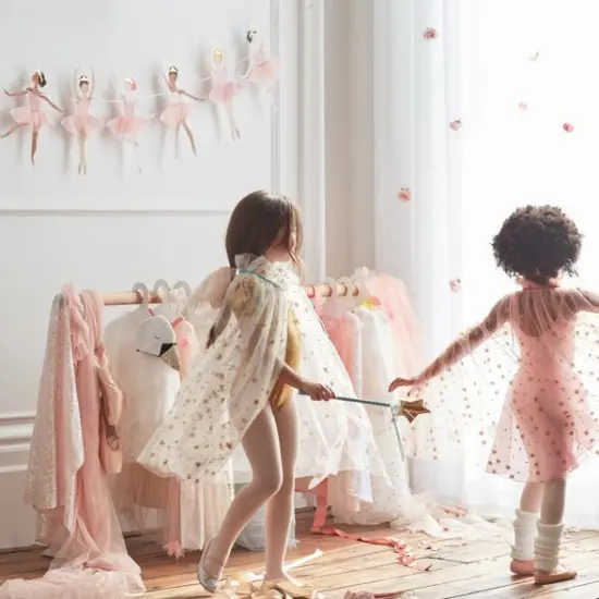 BALLERINA THEMED PARTY GARLAND {3}