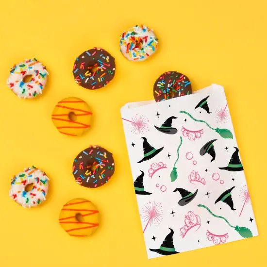 Big Dot of Happiness Witch Paper Treat Bags, Birthday or Halloween Individual Candy Snack Favors, Greaseproof White Sandwich Cookie Bags - 25 Count {5}