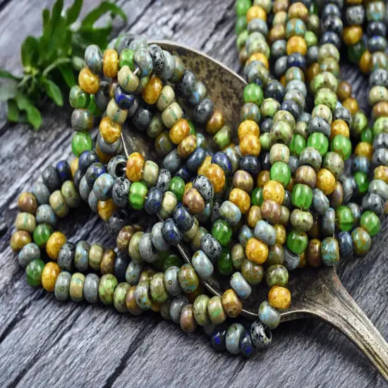 2/0 Aged Medusa White Heart Striped Picasso Mix Czech Seed Beads (19" Strand) {3}