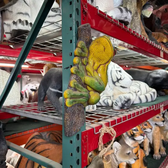 Small Tree Frog Life Size Statue {4}