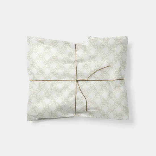 Macram&eacute; White Gift Wrapping Paper XIII {1}