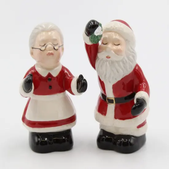 Ceramic Christmas Decor Kissing Santa and Mrs. Claus Salt And Pepper Shakers, Home Décor, Gift for Her, Gift for Mom, Kitchen Décor {4}