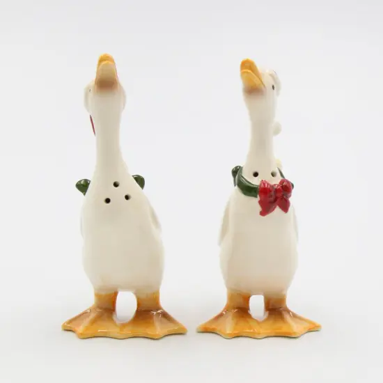 Ceramic Christmas Geese Salt & Pepper Shakers, Home D&eacute;cor, Gift for Her, Gift for Mom, Kitchen D&eacute;cor, Farmhouse Decor {4}