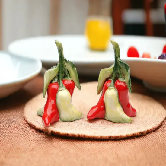 Hand Painted Ceramic Chili Salt & Pepper Shakers, Home D&eacute;cor, Gift for Her, Gift for Mom, Kitchen D&eacute;cor, Farmhouse D&eacute;cor, Mexican Decor {2}