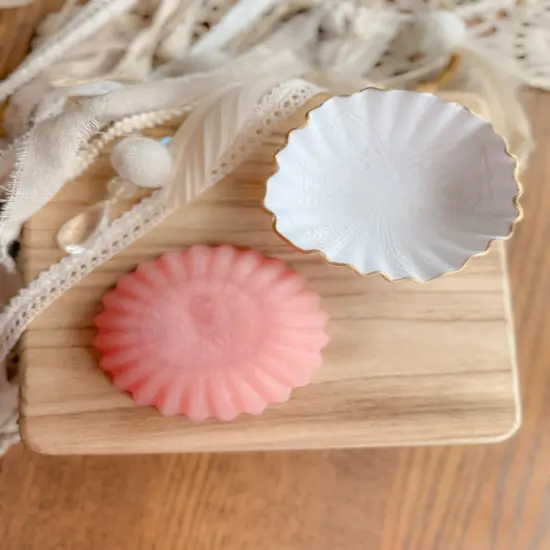SCALLOPED SILICONE TRINKET DISH MOLD {2}