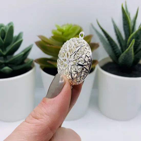 Silver Filigree Aromatherapy Essential Oil Diffuser Lockets {6}