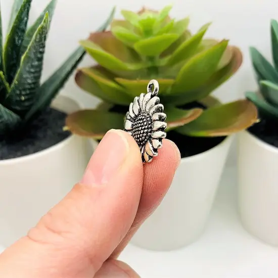 Small Antique Silver Sunflower Head Charms, 19x17mm {4}