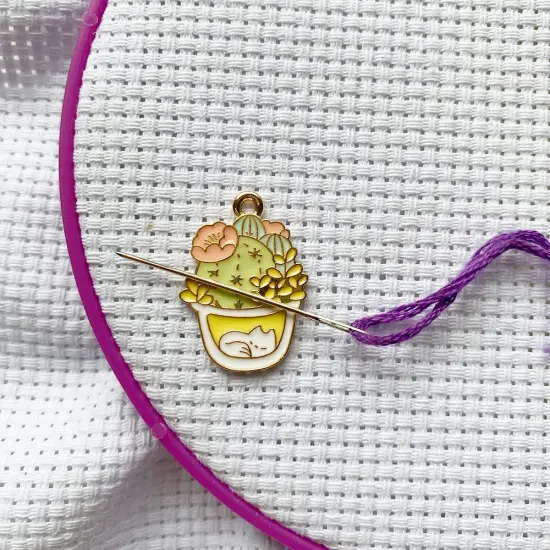 Green Leaves Potted Plant Needle Minders, Magnetic Cactus Flower Needle Nanny, Cross Stitch Embroidery Needlework Accessories {2}