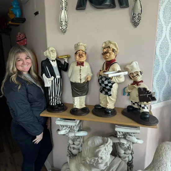 Connoisseur Butler Wine Holder Small Statue {2}