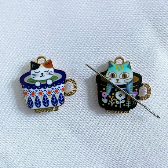 2 Pieces Needle Minder Cartoon Cup Cat Cute Needle Holders Magnet for Modern Cross Stitch Embroidery Accessories {1}