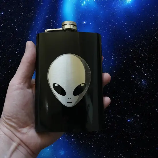 8oz BLACK Alien Flask {3}